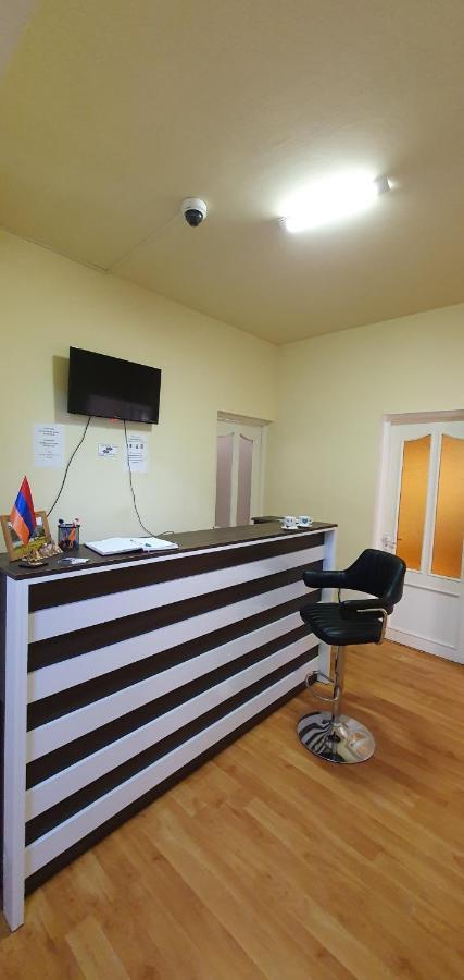 Tempus Hotel-Hostel Yerevan Exterior photo